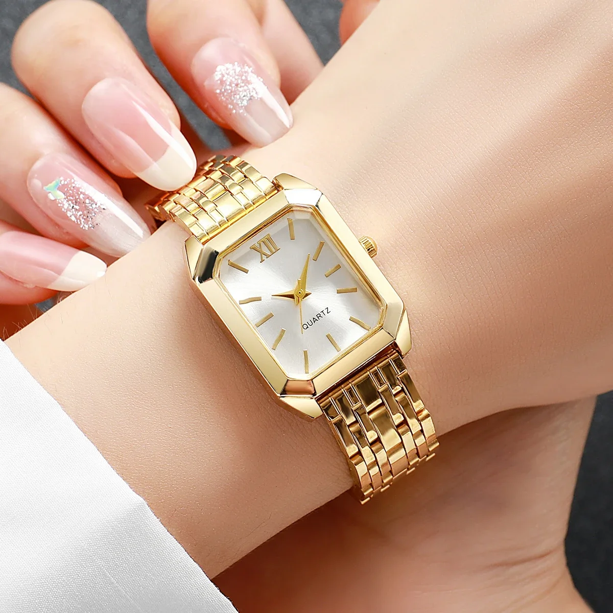 Surprise Blind Box Women Watch - Luxury Watch Square 评论和价格