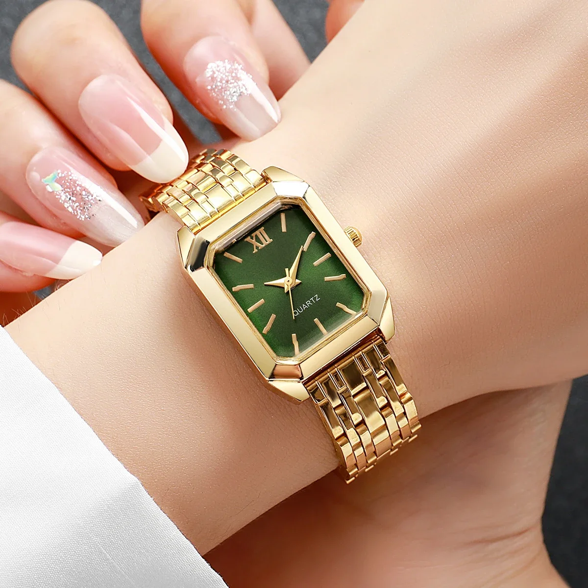 Surprise Blind Box Women Watch - Luxury Watch Square 评论和价格